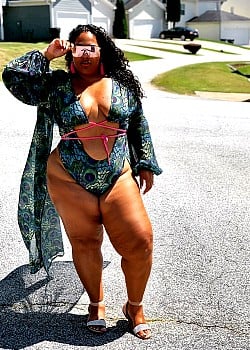 Vanessa Mays image 2 of 4