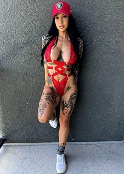Vanna Fox image 3 of 4