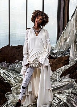 Vashti Cunningham image 2 of 3