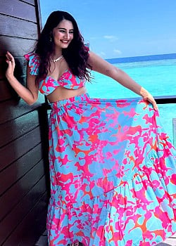 Vedika Bhandari image 1 of 2