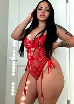 Vee Marie image 1 of 2