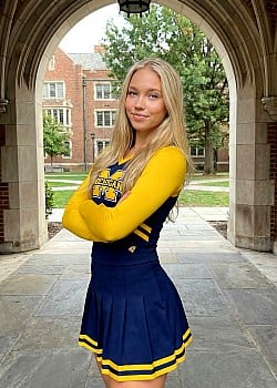Vendela Holms image 1 of 4