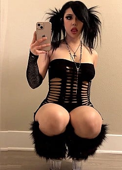 Venus Cosplay image 2 of 3