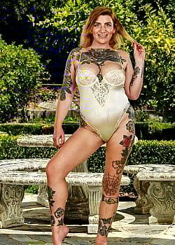 Veronica Rose (ATK Hairy) image 4 of 4