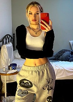 Veronika ASMR image 1 of 4