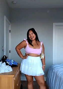 Vicky Li image 2 of 2