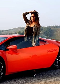 Vicky Piria image 3 of 3