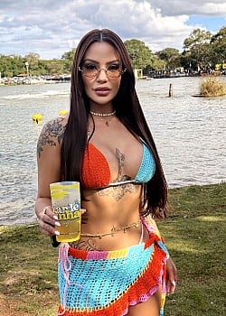 Victoria Faria image 4 of 4