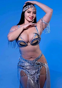 Victoria Ross image 2 of 3