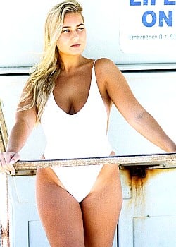 Victoria Sandaker image 2 of 4