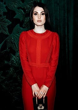 Victoria Titova image 1 of 2