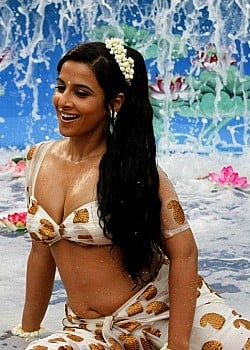 Vidya Balan image 1 of 2