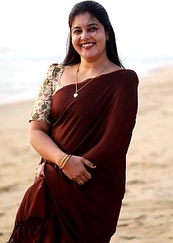 Vinitha image 2 of 4