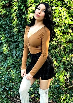 Violet SinClair image 3 of 4