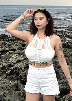 Vivian Li image 1 of 2