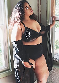 Vivian Sinya image 2 of 4