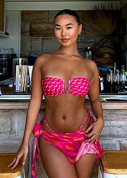 Vivienne Lee image 3 of 3