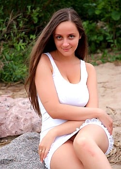 Vlada (Showy Beauty) image 2 of 4