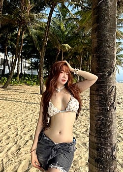 Vo Yen Huong image 1 of 3