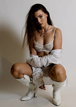 Vroni Sbrizzai image 3 of 3
