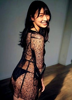 Wakana Abe image 2 of 3