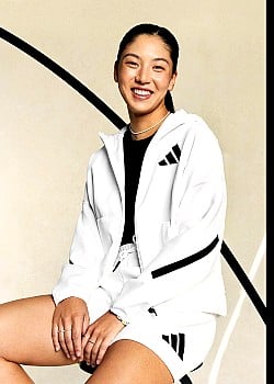 Wang Xinyu image 2 of 2