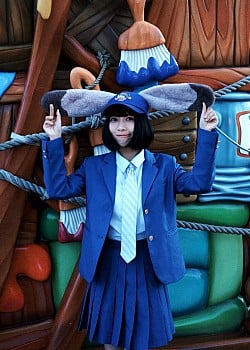 Weng Xing Yi image 3 of 3