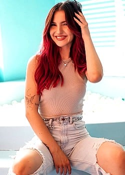 Wiktoria Bochnak image 1 of 3
