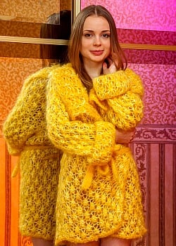 Winnie MetArt image 3 of 4