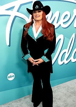 Wynonna Judd image 2 of 2