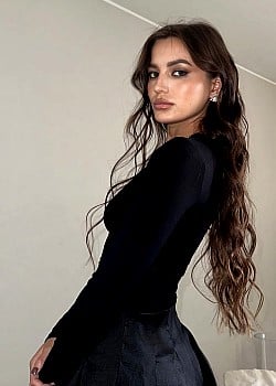 XXX Leila image 2 of 4