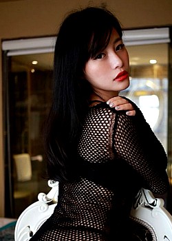 Xin Yi Viya image 3 of 4