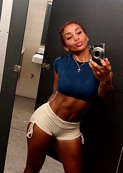 Xiomara Gill image 1 of 3