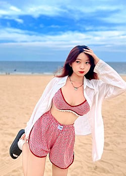 Xuan Phuong image 2 of 4