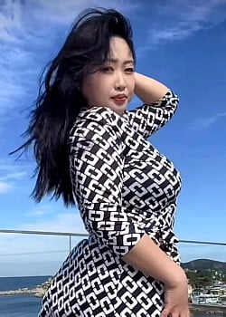 Xueyuki Seol image 4 of 4