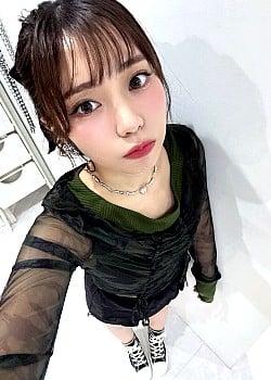 YURiKA (Singer) image 2 of 4