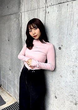 YURiKA (Singer) image 4 of 4