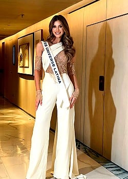 Yamilex Hernandez image 3 of 3