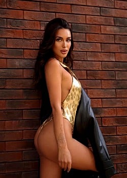 Yana Maloletka image 2 of 4