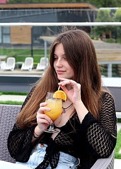 Yana Tariverdieva image 2 of 4