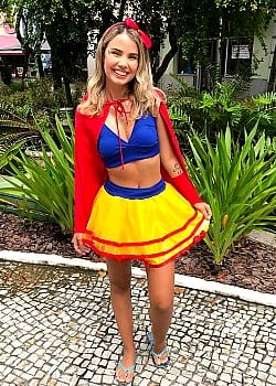 Yanca Salvador image 3 of 3