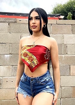 Yaneli Galvan image 2 of 3