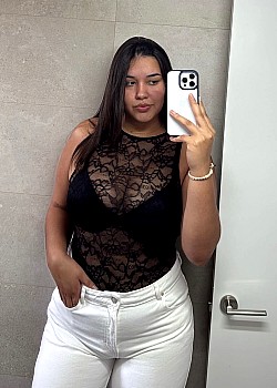 Yaneli Velazquez image 3 of 3