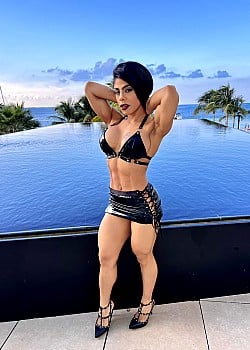 Yanet Perez image 2 of 4