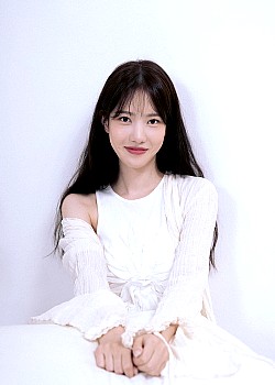 Yang Hye-Ji image 3 of 3