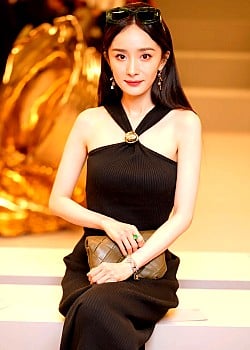 Yang Mi image 1 of 3