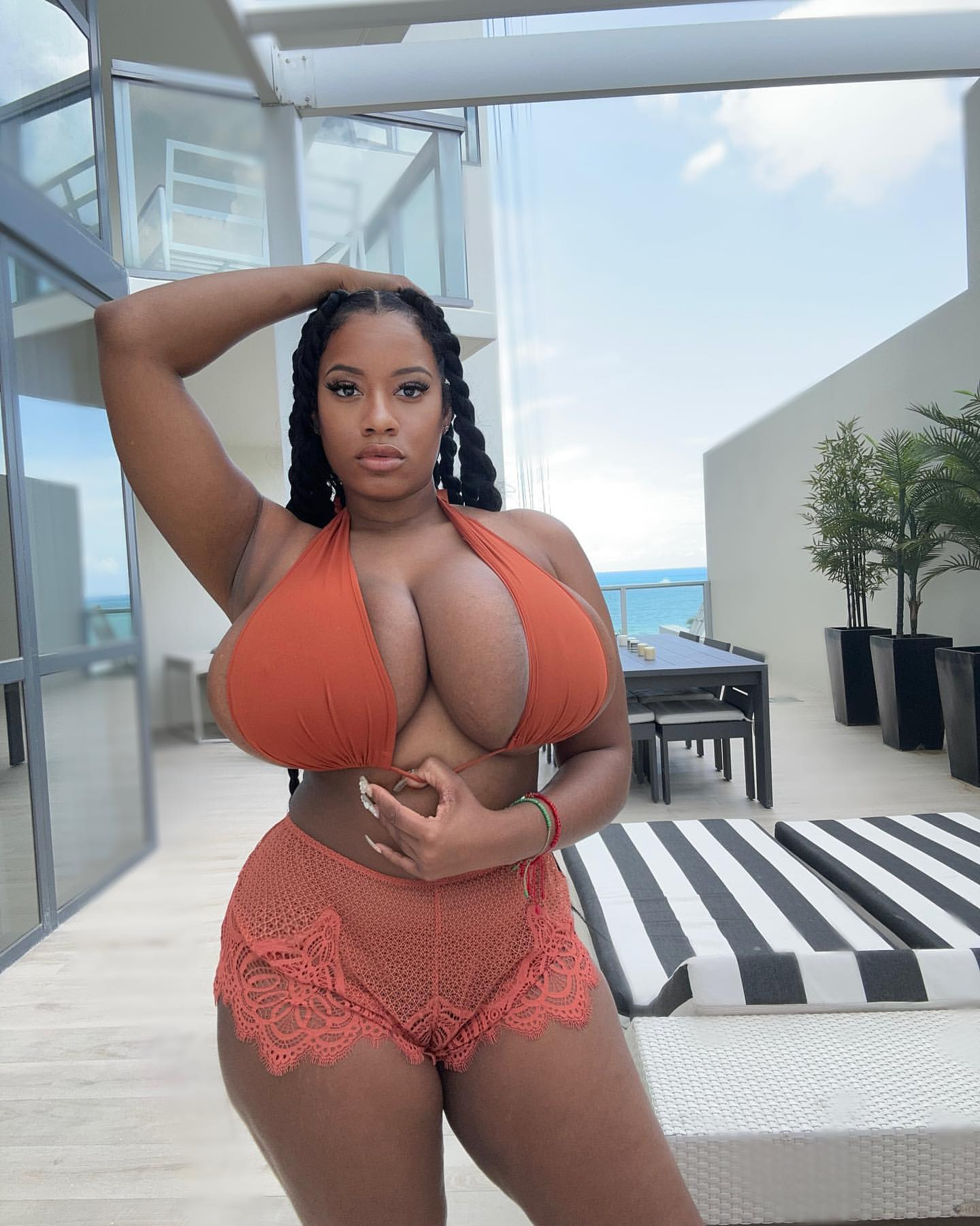 Yani The Body - Free sexy pics, galleries & more at Babepedia