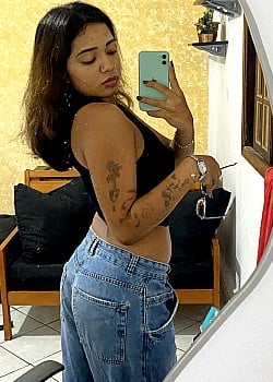 Yanne Hellenn image 2 of 2