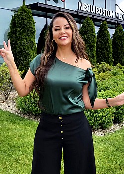 Yany Candela image 2 of 2