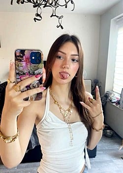 Yara Sweetie image 2 of 3